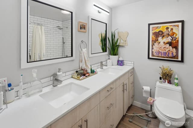 Property photo for 2362 Franklin Avenue E, Seattle photo 4
