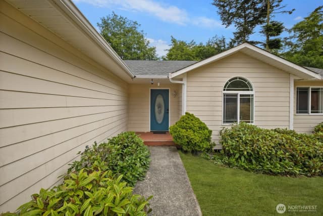 Property photo for 2220 Williams Road, Oak Harbor photo 3