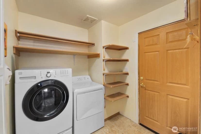 Property photo for 2220 Williams Road, Oak Harbor photo 17