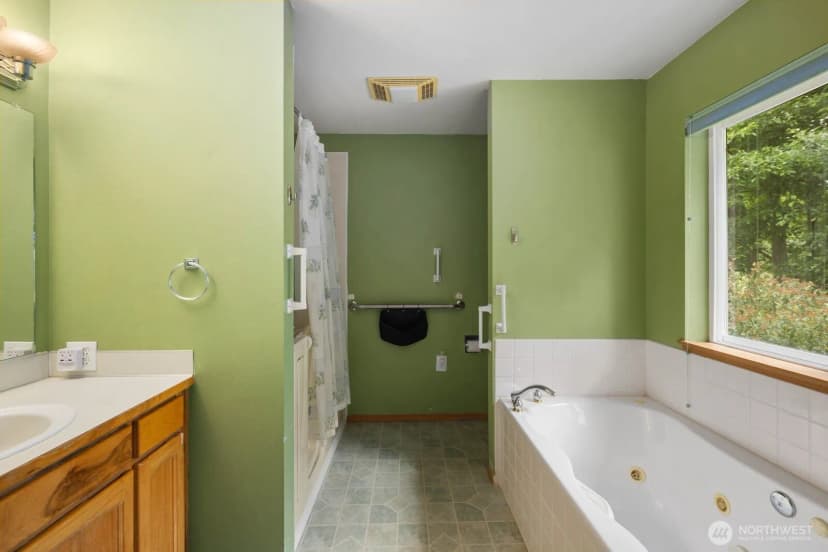 Property photo for 2220 Williams Road, Oak Harbor photo 20