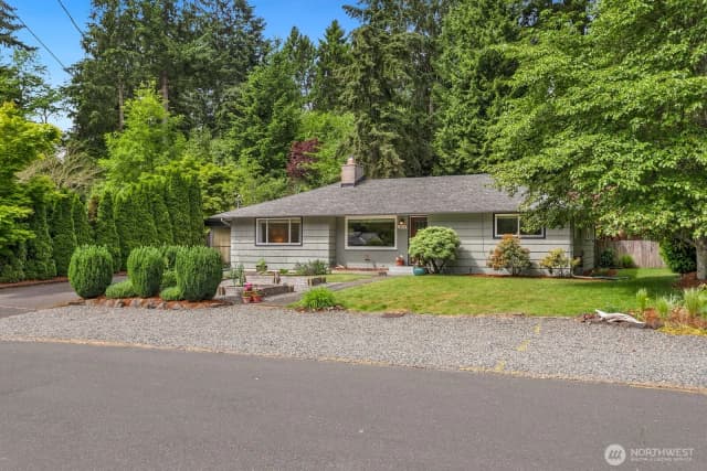 Property photo for 16915 22nd Avenue Sw, Burien photo 2