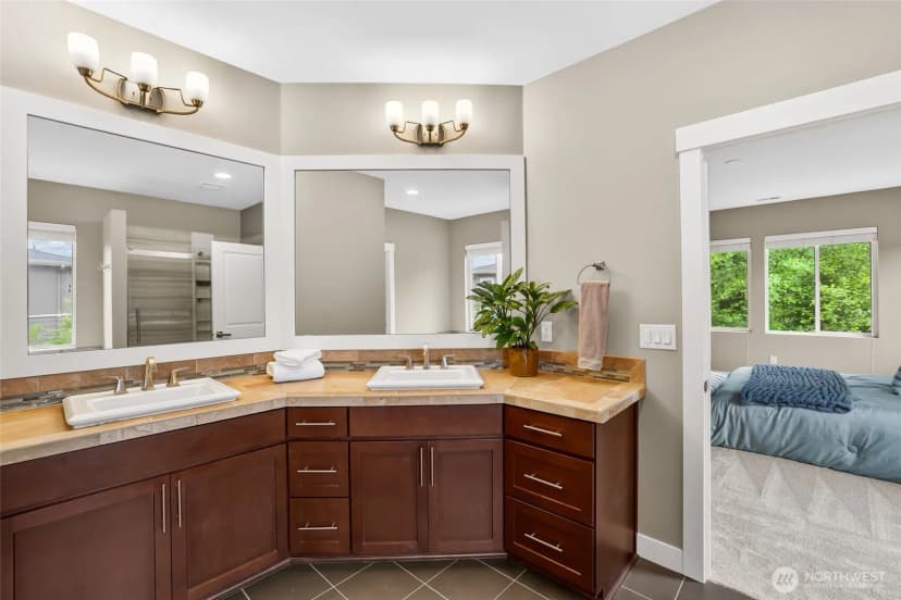 Property photo for 1601 Ne Falls Drive, Issaquah photo 35
