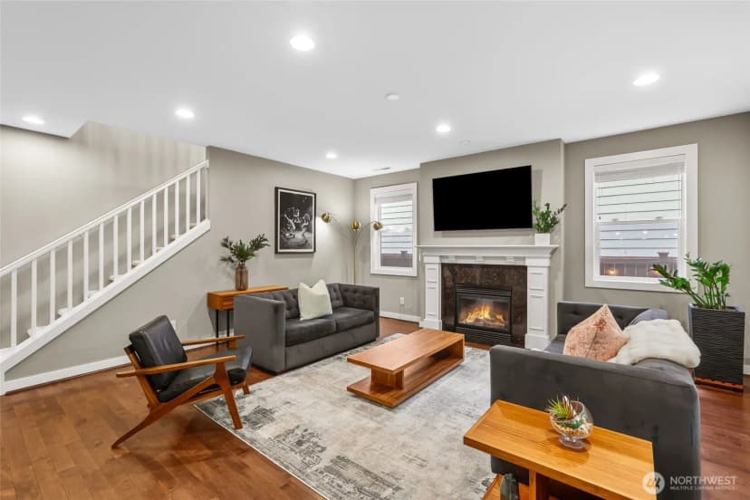 Property photo for 1601 Ne Falls Drive, Issaquah photo 7