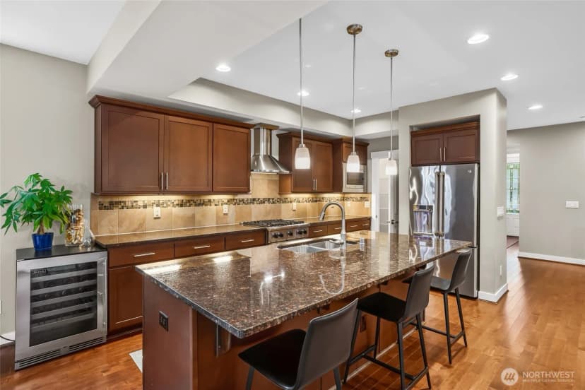 Property photo for 1601 Ne Falls Drive, Issaquah photo 19