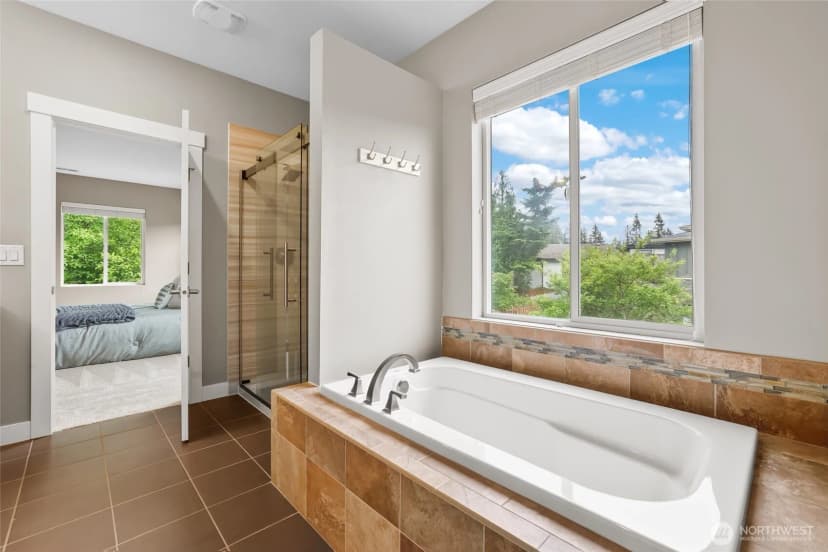 Property photo for 1601 Ne Falls Drive, Issaquah photo 36