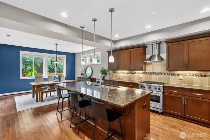 Property photo for 1601 Ne Falls Drive, Issaquah photo 13