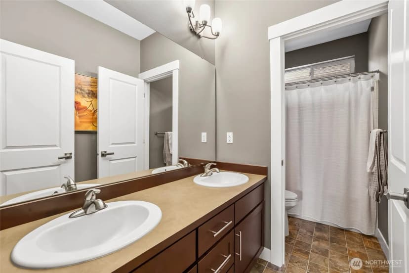 Property photo for 1601 Ne Falls Drive, Issaquah photo 34