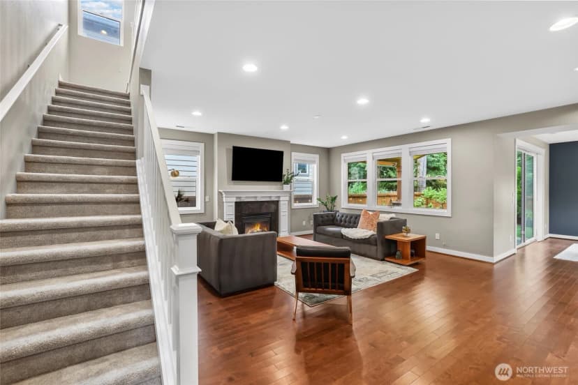 Property photo for 1601 Ne Falls Drive, Issaquah photo 8