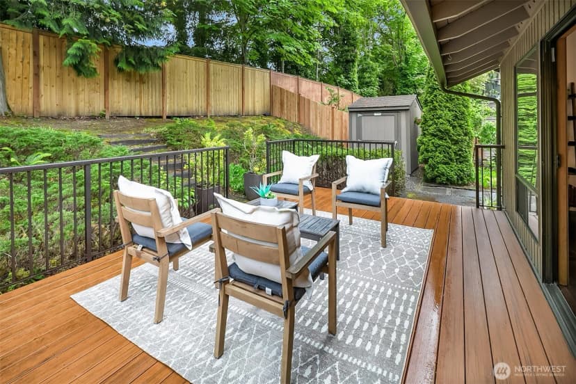 Property photo for 910 145th Place Ne, Bellevue photo 24