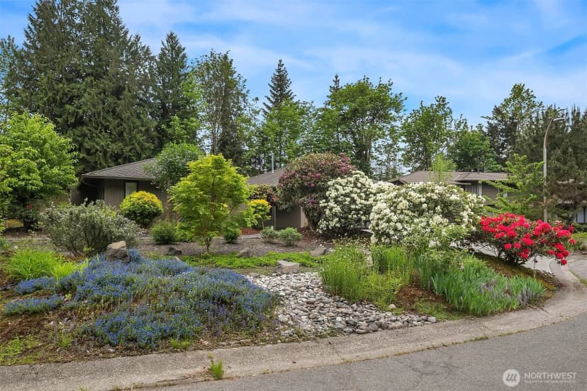 Property photo for 910 145th Place Ne, Bellevue photo 25