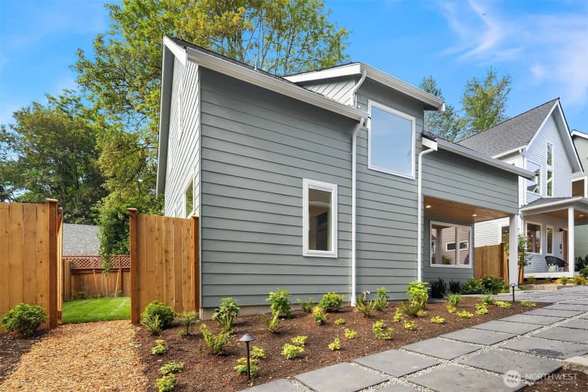 Property photo for 11739 40th Avenue Ne #c, Seattle photo 23