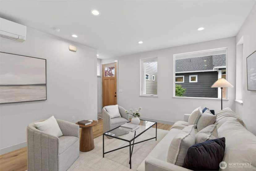 Property photo for 11739 40th Avenue Ne #b, Seattle photo 4