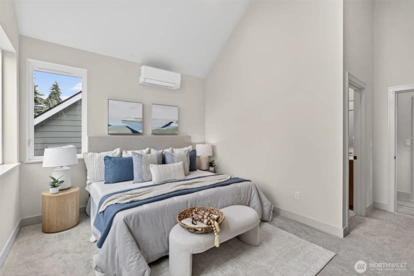 Property photo for 11739 40th Avenue Ne #b, Seattle photo 15