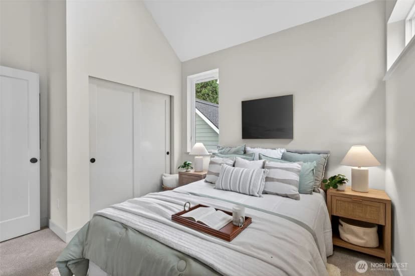 Property photo for 11739 40th Avenue Ne #b, Seattle photo 19