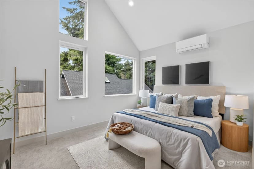 Property photo for 11739 40th Avenue Ne #b, Seattle photo 14
