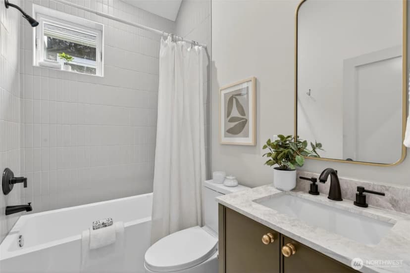Property photo for 11739 40th Avenue Ne #b, Seattle photo 20