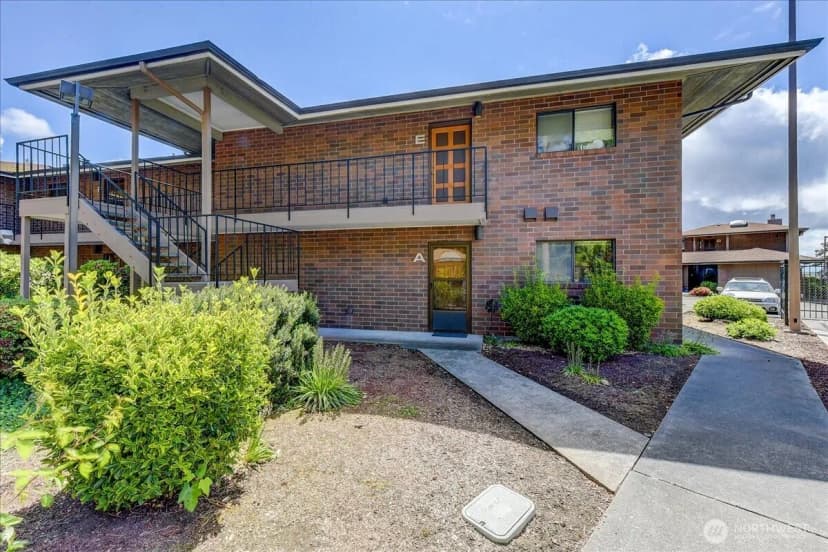 Property photo for 8106 53rd Avenue W #a, Mukilteo photo 3