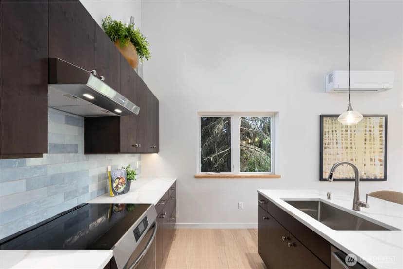 Property photo for 8625 30th Avenue Sw, Seattle photo 18