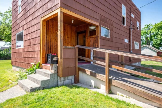 Property photo for 309 Nw 2nd Avenue, Kelso photo 3