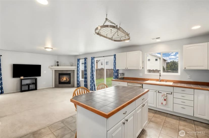Property photo for 18412 95th Avenue Ct E, Puyallup photo 11