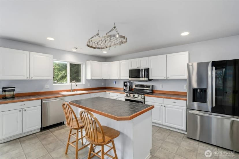 Property photo for 18412 95th Avenue Ct E, Puyallup photo 9