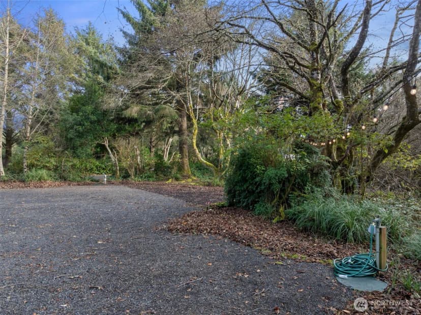 Property photo for 337 Mast Ave Nw, Ocean Shores photo 8
