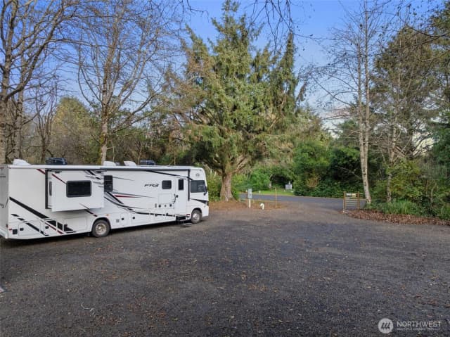 Property photo for 337 Mast Ave Nw, Ocean Shores photo 4