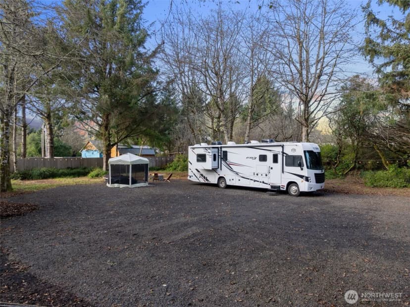 Property photo for 337 Mast Ave Nw, Ocean Shores photo 6