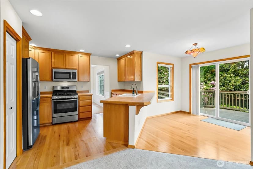 Property photo for 18410 11th Drive Se, Bothell photo 9