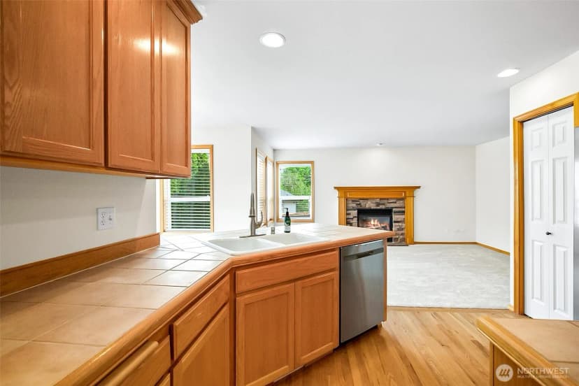 Property photo for 18410 11th Drive Se, Bothell photo 6