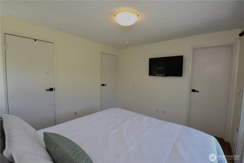 Property photo for 1014 S 21st Street, Mount Vernon photo 23