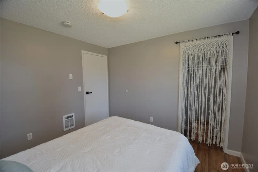 Property photo for 1014 S 21st Street, Mount Vernon photo 17