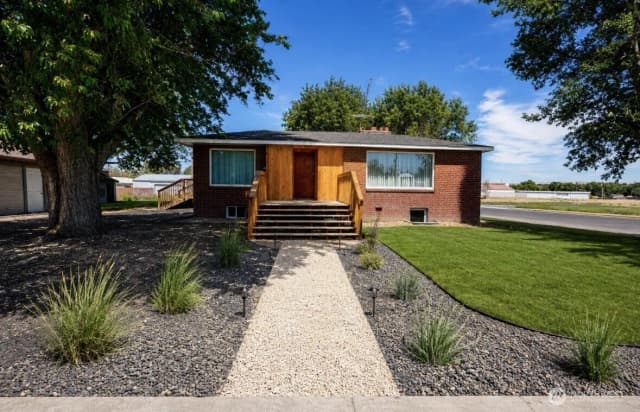 Property photo for 134 4th Avenue Se, Soap Lake