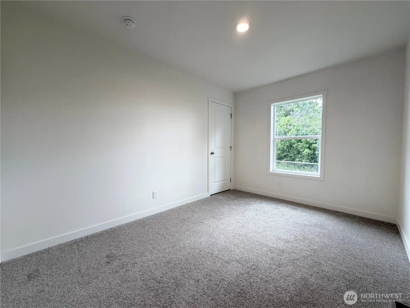 Property photo for 411 N 5th Street, Toledo photo 13