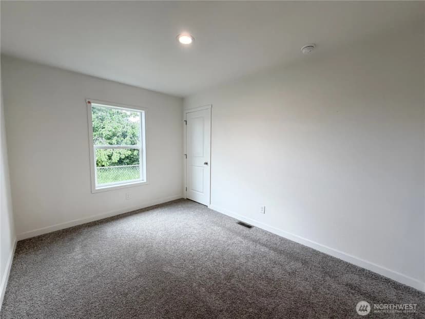 Property photo for 411 N 5th Street, Toledo photo 11