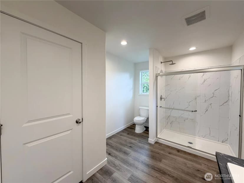 Property photo for 411 N 5th Street, Toledo photo 16