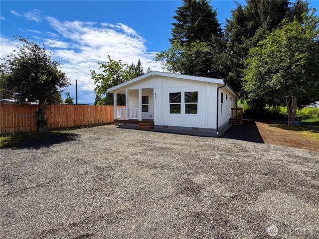 Property photo for 411 N 5th Street, Toledo photo 2