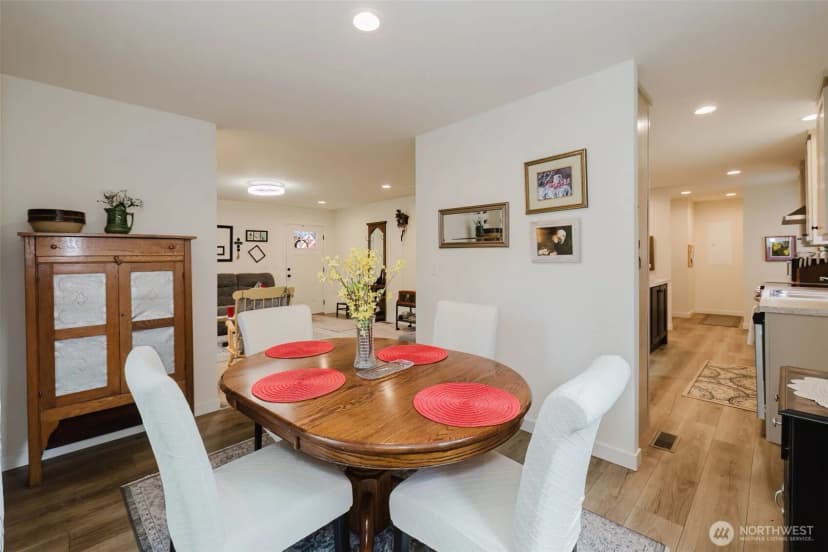 Property photo for 540 E Lakeshore Drive E, Shelton photo 12