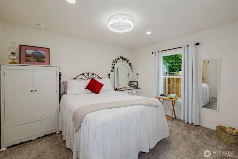 Property photo for 540 E Lakeshore Drive E, Shelton photo 13