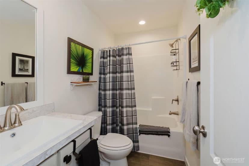 Property photo for 540 E Lakeshore Drive E, Shelton photo 20
