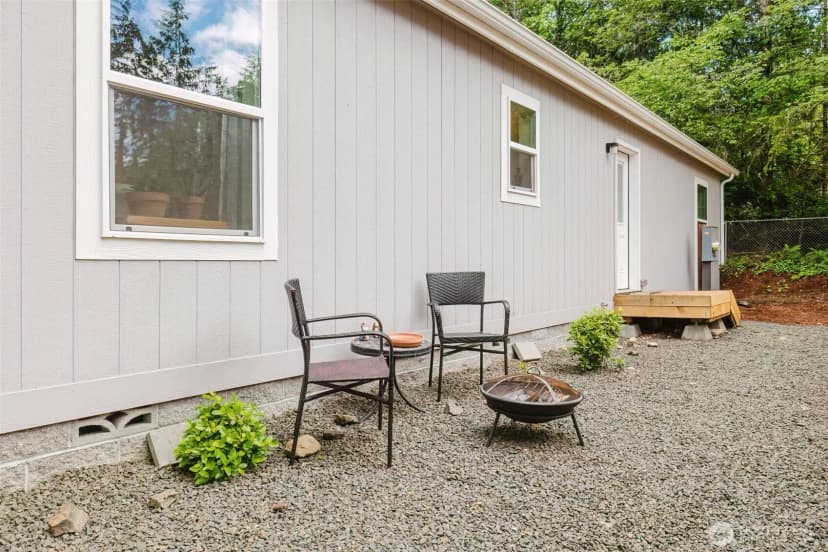 Property photo for 540 E Lakeshore Drive E, Shelton photo 25