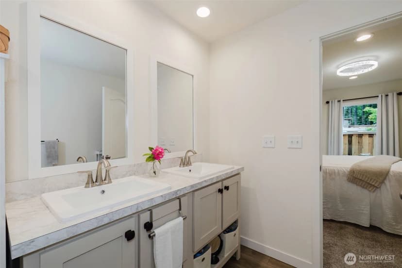 Property photo for 540 E Lakeshore Drive E, Shelton photo 16