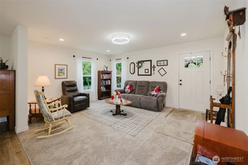 Property photo for 540 E Lakeshore Drive E, Shelton photo 5