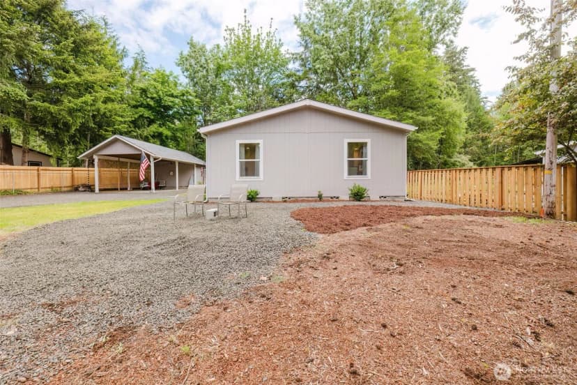 Property photo for 540 E Lakeshore Drive E, Shelton photo 2