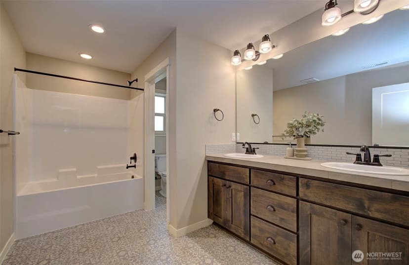 Property photo for 2307 E 6th Street, La Center photo 25