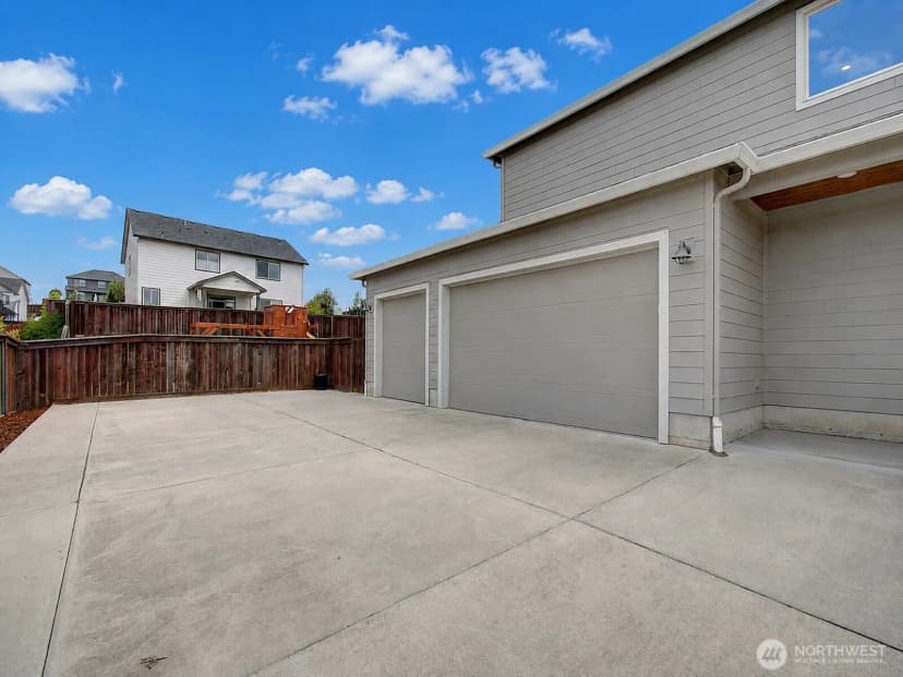Property photo for 2307 E 6th Street, La Center photo 35