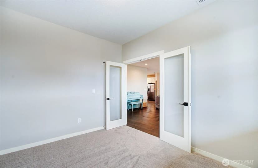 Property photo for 2307 E 6th Street, La Center photo 9