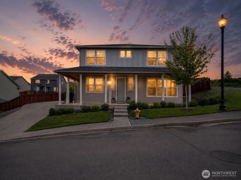 Property photo for 2307 E 6th Street, La Center
