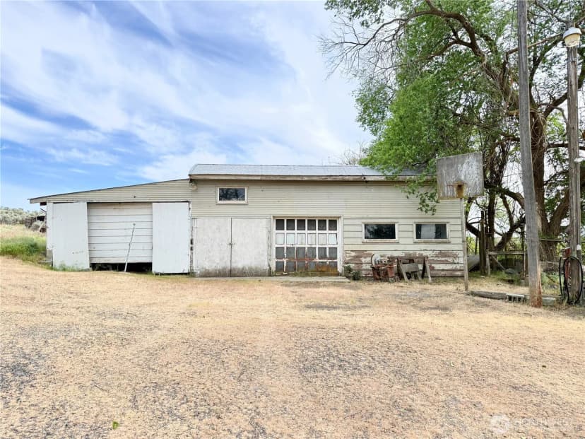Property photo for 4434 Sr 21 N, Odessa photo 35