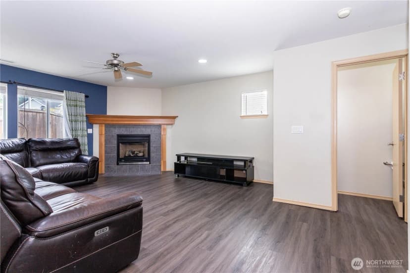 Property photo for 324 Kirkland Place Se, Renton photo 11